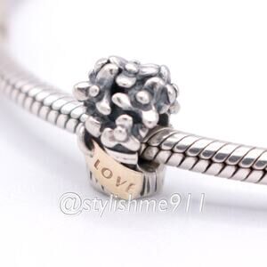 Authentic PANDORA Bouquet of Flowers Charm - 790441